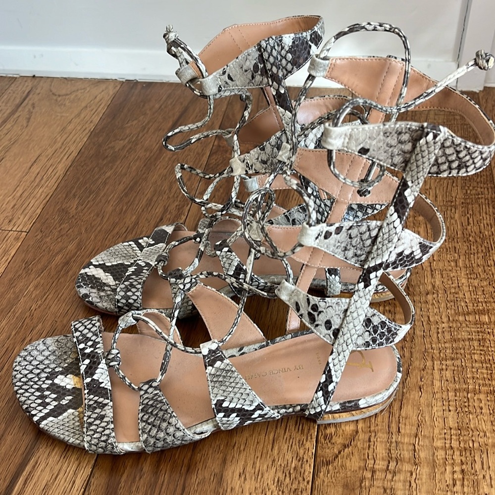 Vince Camuto size 7 faux snakeskin gladiator sandals